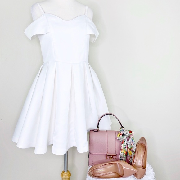 Chicwish Dresses & Skirts - NWT Chicwish white pleated dress size XS